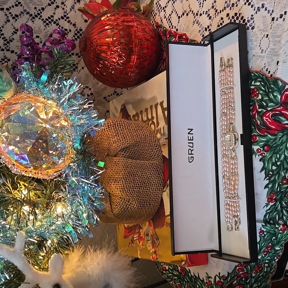 NIB GRUEN Vintage Natural Pink Pearl & Cubic Zirconia Watch & Matching Bracel… - Picture 9 of 12